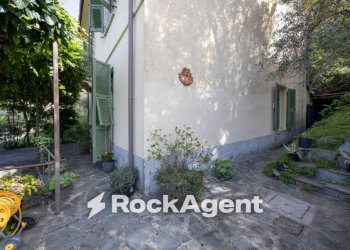 Cortile interno - Casa indipendente via Martiri di Belfiore, 25, Fivizzano - foto 20