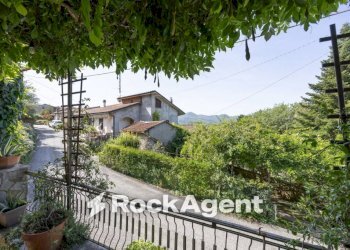Terrazzo - Casa indipendente via Martiri di Belfiore, 25, Fivizzano - foto 33