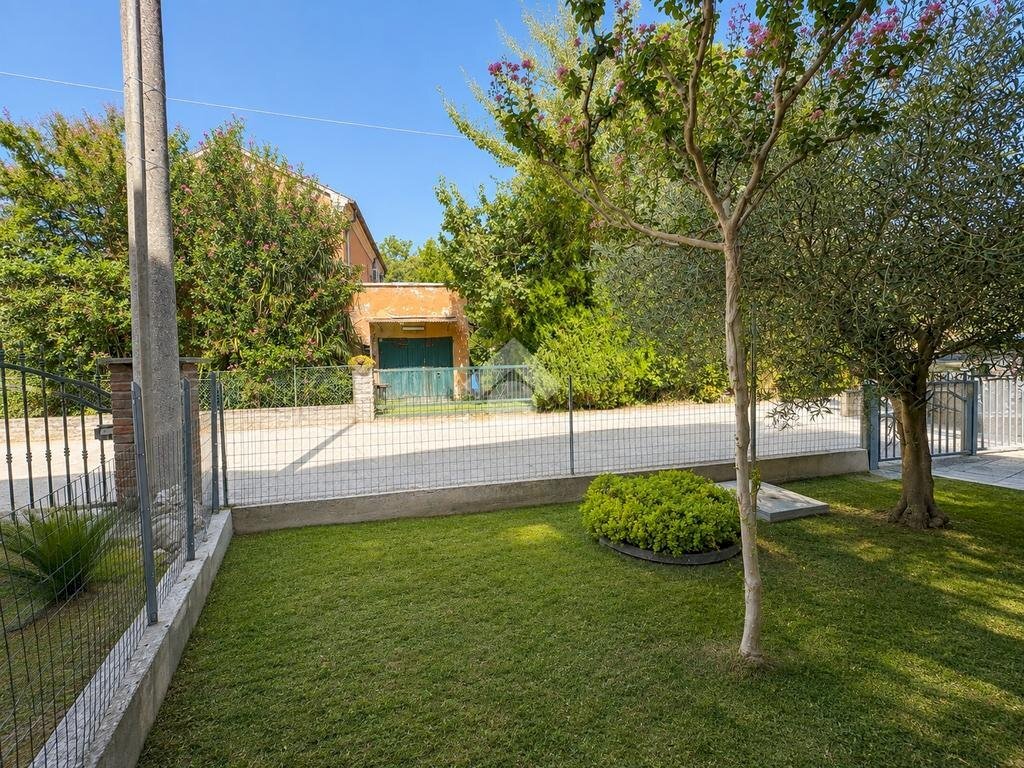 Portion of a house Via Madonna, Ravenna (neighborhood Sant'Alberto) - photo 3