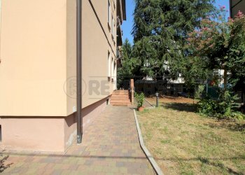 ingresso e giardino condominiale - Apartment Via Giovanni Gasparoni 12, Vicenza - photo 28