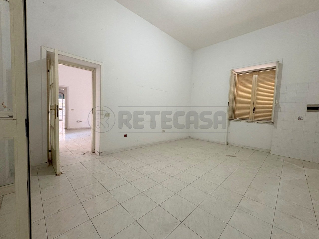 2 - Commercial Premises Via Santa Croce, Capodrise - photo 2