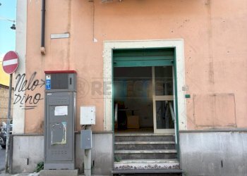 1 - Locale Commerciale Via Santa Croce, Capodrise - foto 1