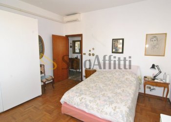 CAMERA MATRIMONIALE 1 - Appartamento Via dei Pensieri 5b, Livorno - foto 13