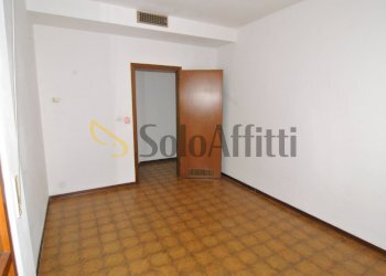 CAMERA MATRIMONIALE 1 - Appartamento Viale Francesco Petrarca 113, Livorno - foto 12