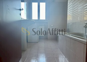 bagno - One-room apartment Via Podgora 10, Cesano Maderno - photo 17