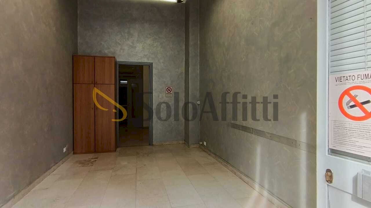 WhatsApp Image 2026-07-18 at 17.31.27 (1) - Locale Commerciale Corso Corsica, Torino (zona Lingotto) - foto 1