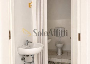 bagno - Locale Commerciale Via Fratelli Bandiera 1, Potenza - foto 12