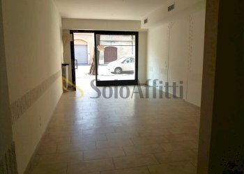 2 - Commercial Premises Viale Nicolò Biondo 37, Carpi - photo 2