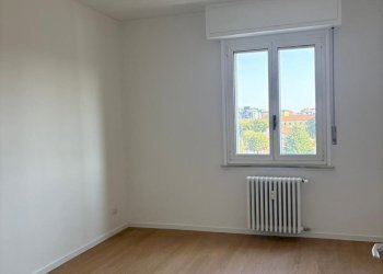 8.jpg - Four-room apartment Via Monte Ceneri, Milano - photo 5