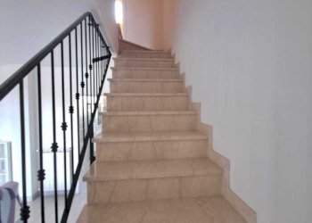 scala per il piano superiore - Quadrilocale Santo Stefano di Magra - foto 15