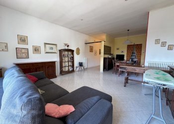 soggiorno piano primo - Independent house Via della Maternità 63, Novafeltria - photo 6
