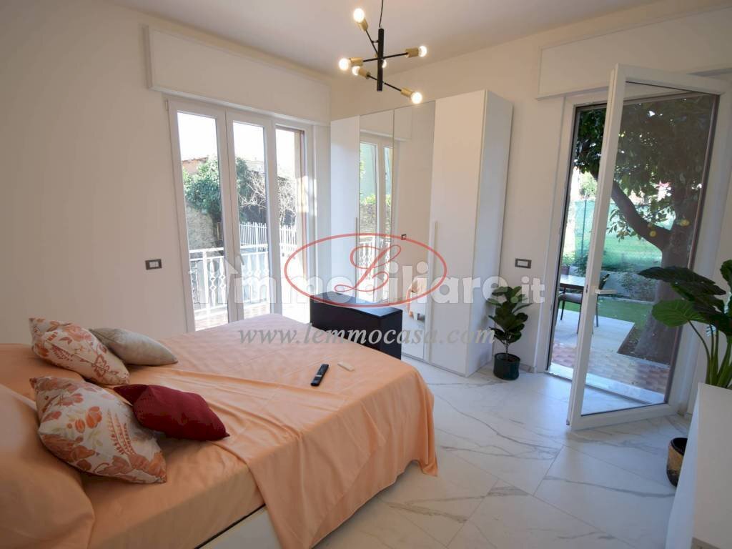 Elegante bilocale centrale con corte esterna - Bilocale Via Saponiera 11, Diano Marina - foto 1