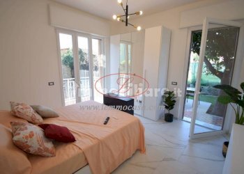 Elegante bilocale centrale con corte esterna - Bilocale Via Saponiera 11, Diano Marina - foto 1