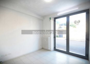 AREA VENDITA - Commercial Premises strada ponte d'oddi, Perugia - photo 1