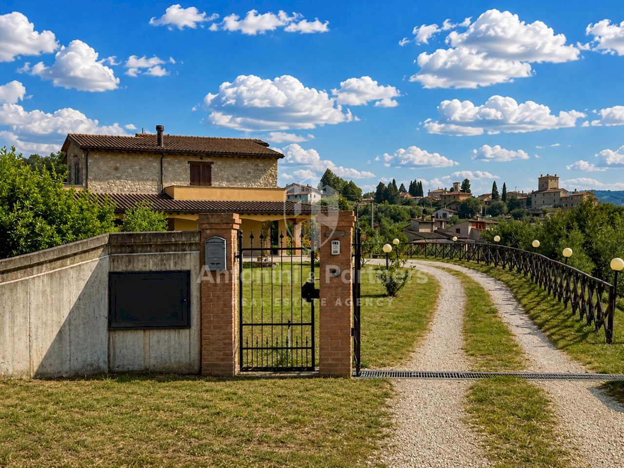 casale-le-olive-todi-umbria-ingresso-cancello-vial - Casale Via di Mezzo Muro, Todi - photo 2