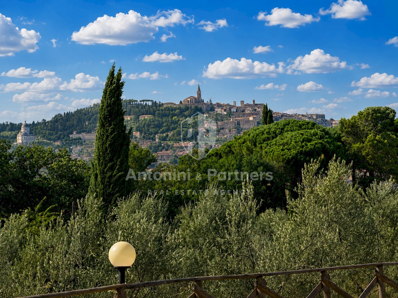 casale-le-olive-todi-umbria-vista-panoramica-borgo - Casale Via di Mezzo Muro, Todi - photo 3
