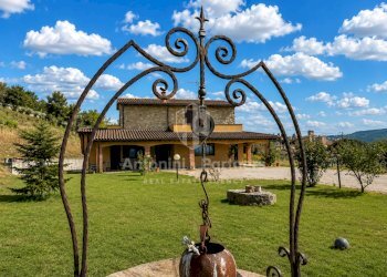 casale-le-olive-todi-umbria-giardino-pozzo-panoram - Casale Via di Mezzo Muro, Todi - foto 15
