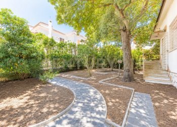 esterno lato ingresso - Villa Via delle Begonie 38, Anzio - foto 26