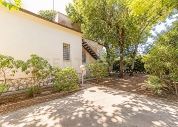 esterno lato posteriore - Villa Via delle Begonie 38, Anzio - foto 27