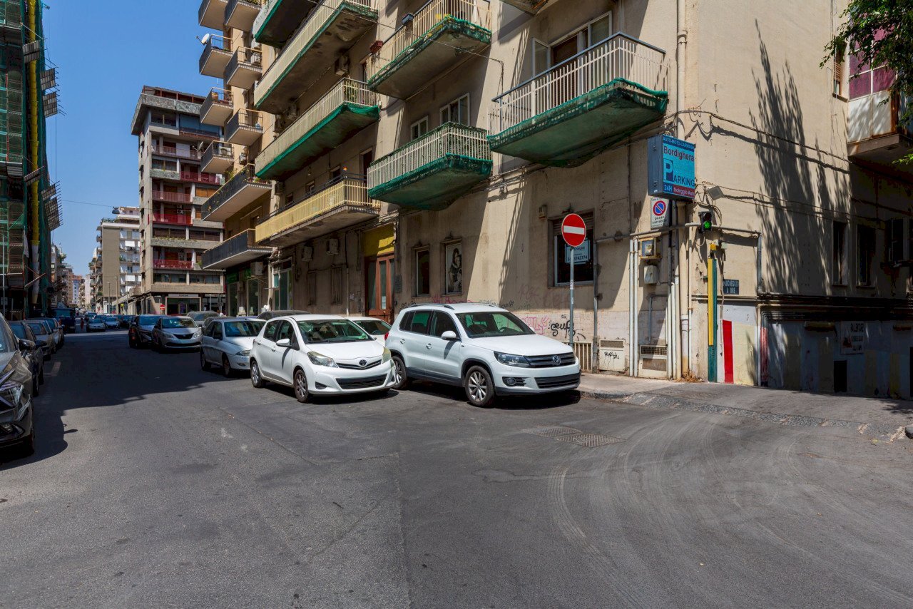 03 - Commercial Premises Via Cagliari 123, Catania - photo 3