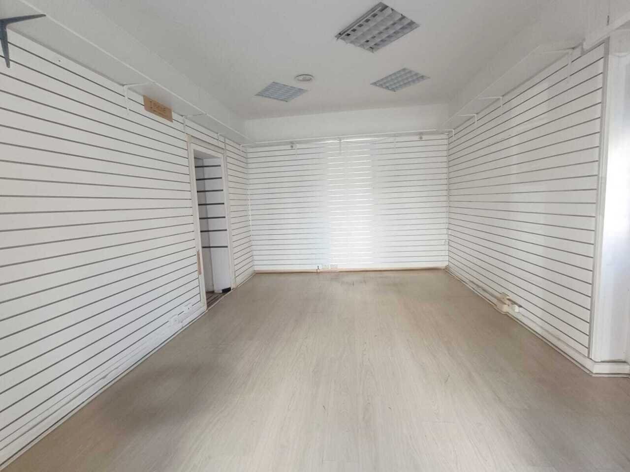 1 - Locale Commerciale Via dei Lauri 128, Aprilia - foto 1