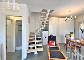 SOGGIORNO E SCALA  INTERNA - Casa indipendente Via Pietrafitta 1, Avegno - foto 23