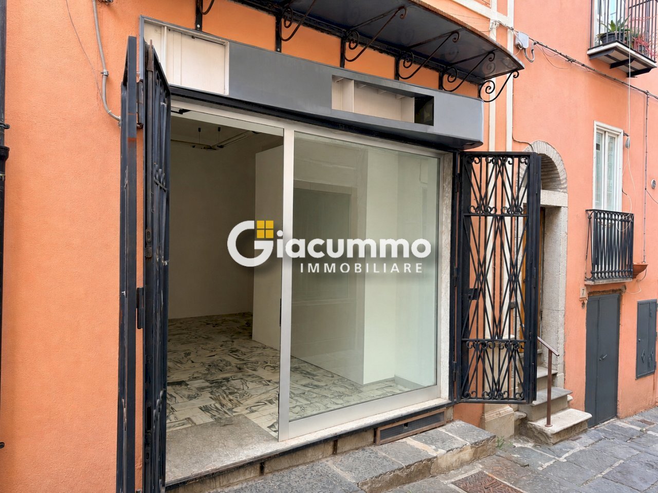 loc-com2 - Commercial Premises Via Fratelli Bandiera 1, Potenza - photo 2