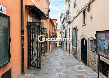 loc-com5 - Commercial Premises Via Fratelli Bandiera 1, Potenza - photo 11