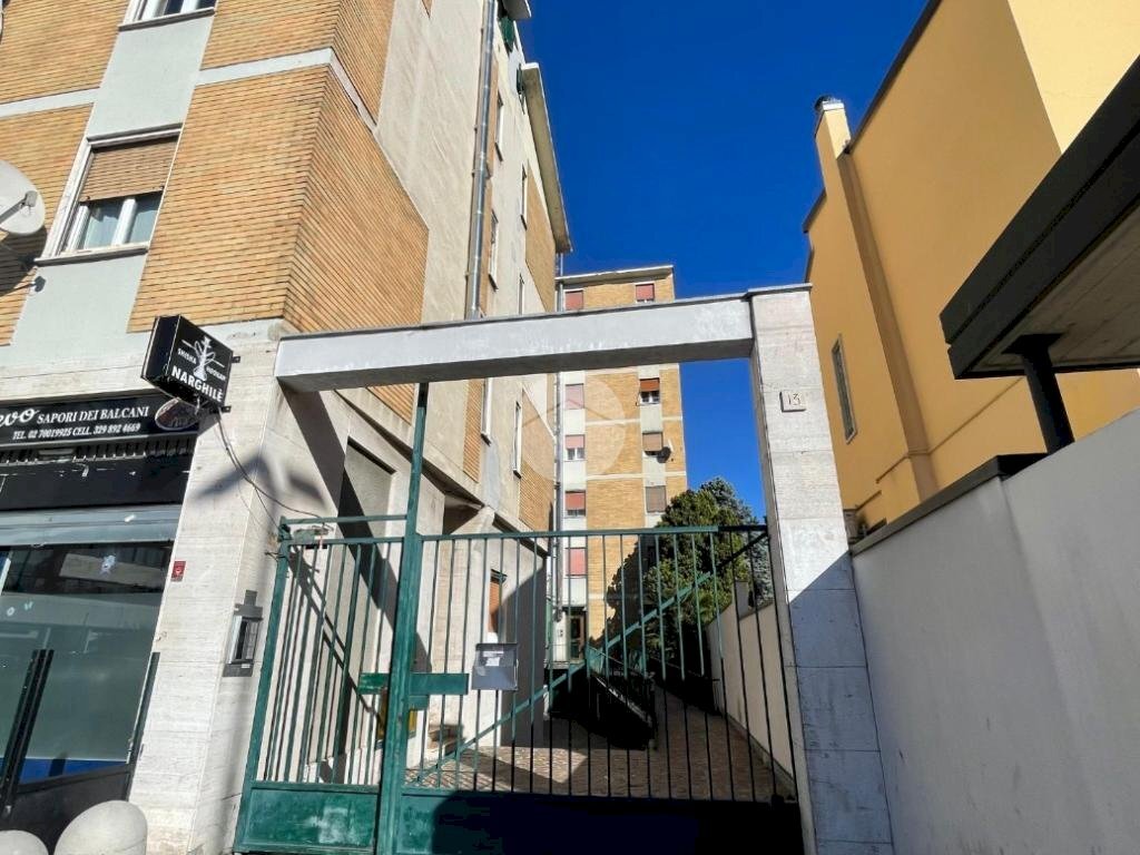 One-room apartment Via Fiume, Corsico - photo 1