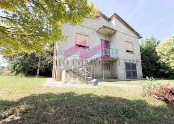 Foto 1 - Casa indipendente via Guglielmo Marconi
 
98, Calto - foto 1