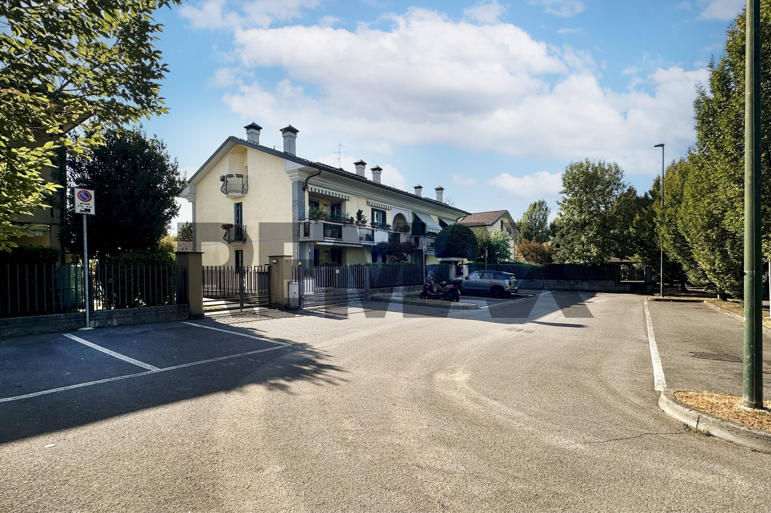 Edificio all\'aperto - Semi-detached Villa VIA DANTE ALIGHIERI
123, Agrate Brianza - photo 3