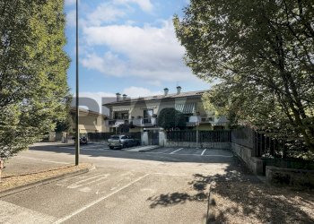 Casa all\'aperto - Semi-detached Villa VIA DANTE ALIGHIERI
 
123, Agrate Brianza - photo 2
