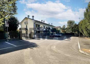 Edificio all\'aperto - Semi-detached Villa VIA DANTE ALIGHIERI
 
123, Agrate Brianza - photo 3
