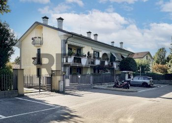Casa all\'aperto - Semi-detached Villa VIA DANTE ALIGHIERI
 
123, Agrate Brianza - photo 4