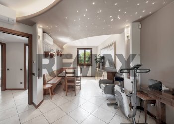 Palestra - Semi-detached Villa VIA DANTE ALIGHIERI
 
123, Agrate Brianza - photo 8