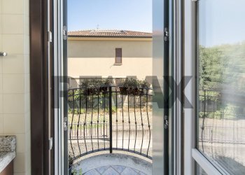 Balcone - Semi-detached Villa VIA DANTE ALIGHIERI
 
123, Agrate Brianza - photo 23