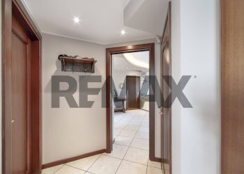 Hall / corridoio - Semi-detached Villa VIA DANTE ALIGHIERI
 
123, Agrate Brianza - photo 32