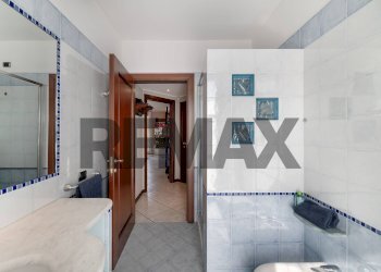 Bagno - Semi-detached Villa VIA DANTE ALIGHIERI
 
123, Agrate Brianza - photo 36