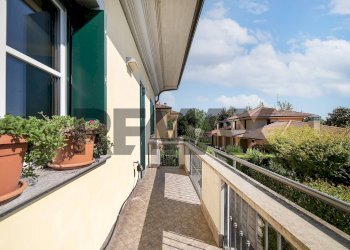 Balcone - Semi-detached Villa VIA DANTE ALIGHIERI
 
123, Agrate Brianza - photo 39