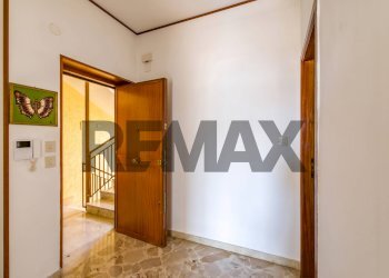 Hall / corridoio - Trilocale Via Ammiraglio Persano
44, Palermo - foto 18