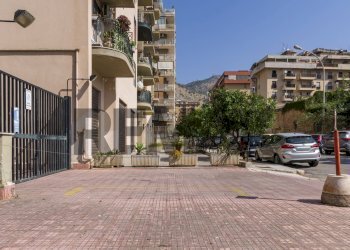 Edificio all\'aperto - Trilocale Via Ammiraglio Persano
44, Palermo - foto 32