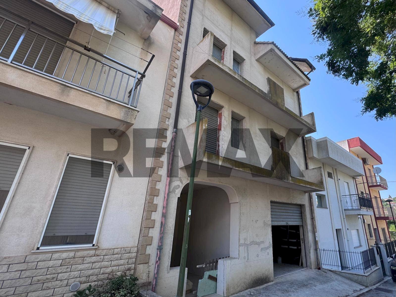 Edificio all\'aperto - Independent house Via G. Verga
 
snc, Salemi - photo 1