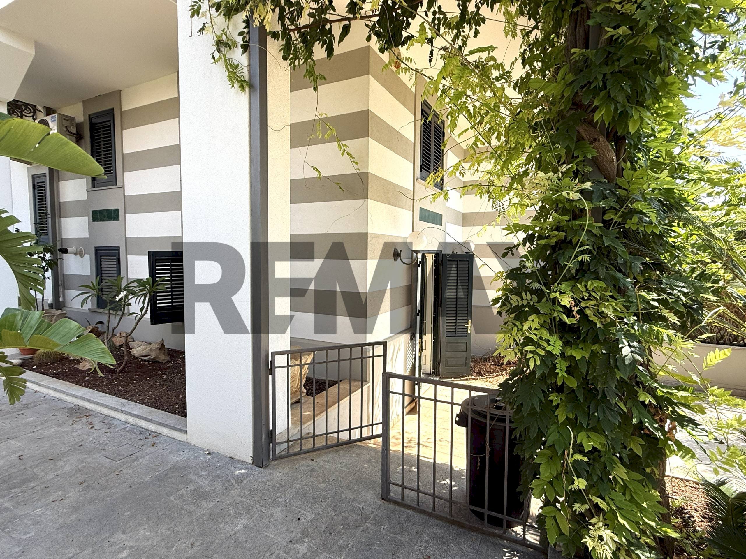 Edificio all\'aperto - Casa semi indipendente Via Calliope
 
7, Palermo - foto 1