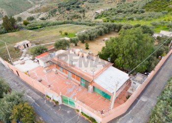 Casa all\'aperto - Rustico Contrada Coco Renaria
 
snc, Centuripe - foto 3