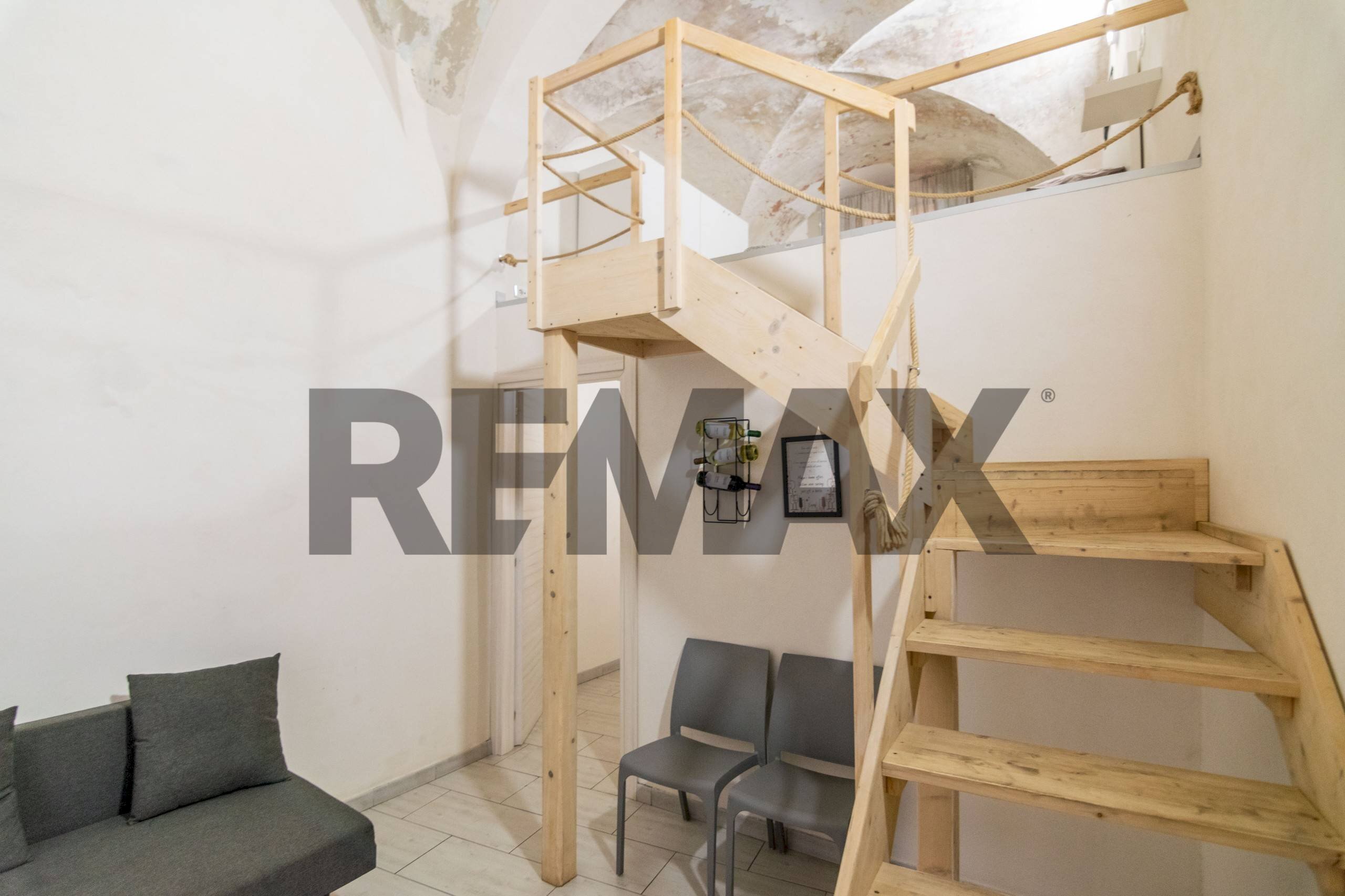 Scale - One-room apartment Via Sottile
7, Catania - photo 3