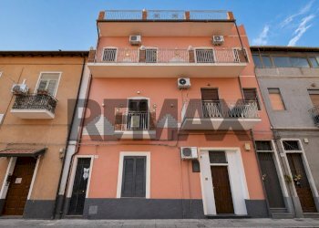 Edificio all\'aperto - Casa indipendente Via Cordai
 
138, Catania - foto 2