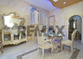 Sala da pranzo - Casa indipendente Via Cordai
 
138, Catania - foto 3