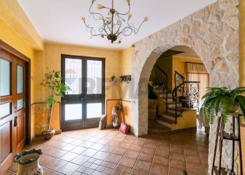 Ricezione / Lobby - Villa Via Sant'Anna
 
snc, Belpasso - photo 17