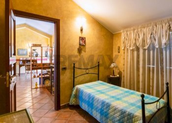 Camera / camera da letto - Villa Via Sant'Anna
 
snc, Belpasso - photo 30