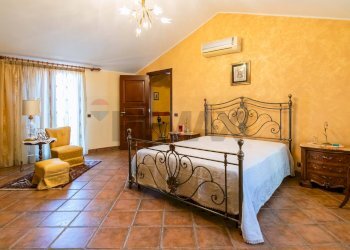 Camera / camera da letto - Villa Via Sant'Anna
 
snc, Belpasso - photo 35